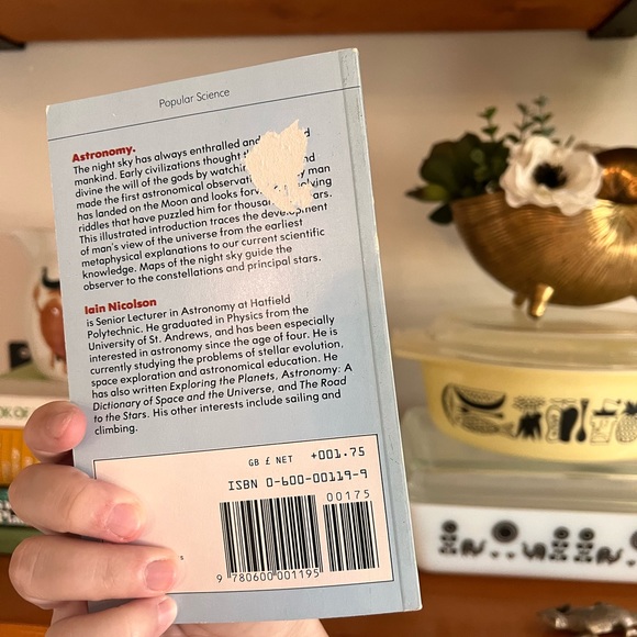 Vintage Astronomy Book 1970s - Picture 3 of 7